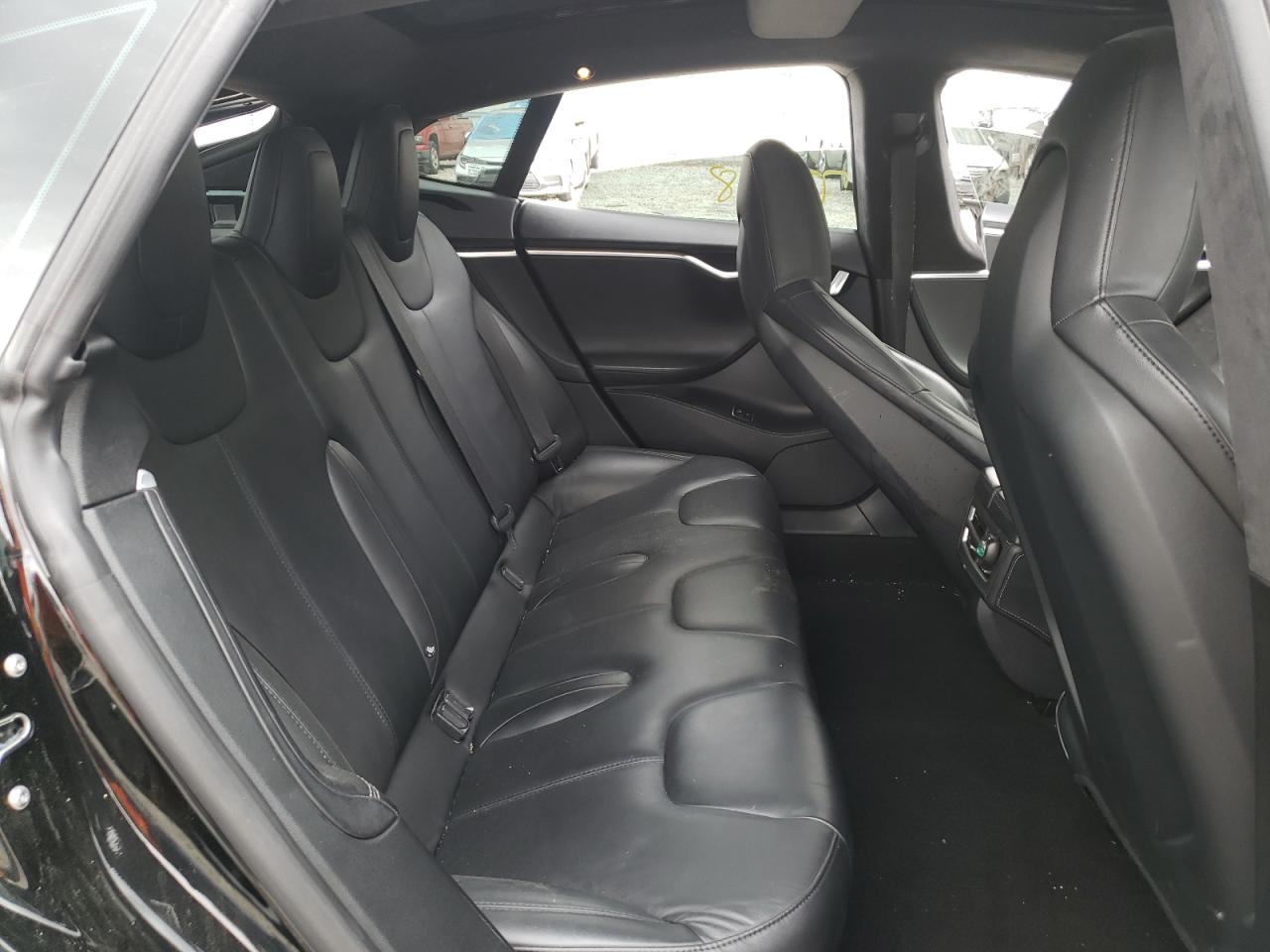 Photo 6 from auction – 2015 TESLA MODEL S with VIN 5YJSA1E12FF119174