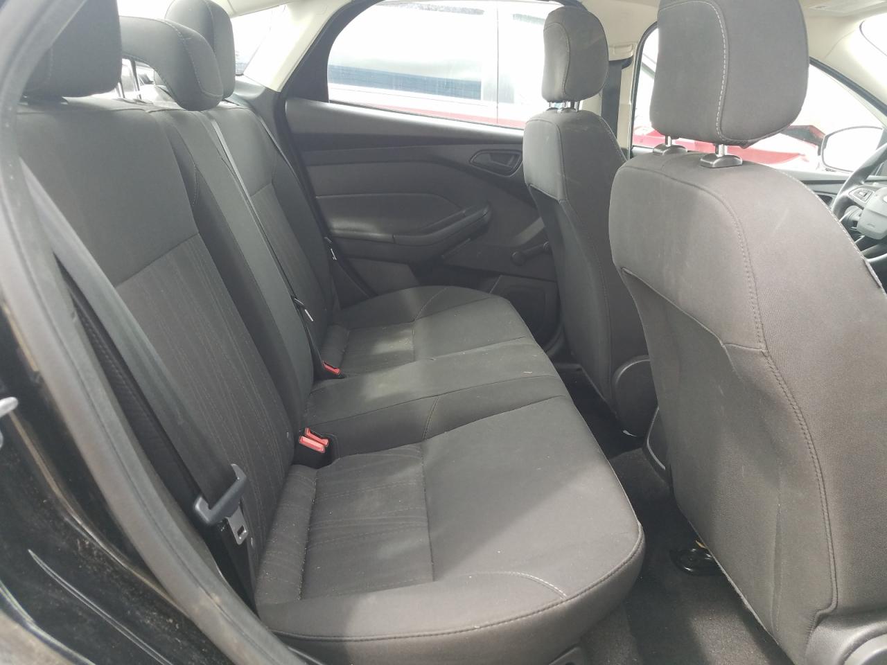 Photo 6 from auction – 2017 FORD FOCUS S with VIN 1FADP3E27HL289208