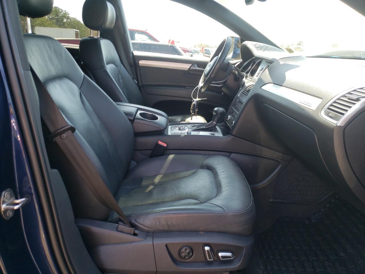Photo 5 from auction – 2013 AUDI Q7 PRESTIG with VIN WA1DGAFE0DD001521