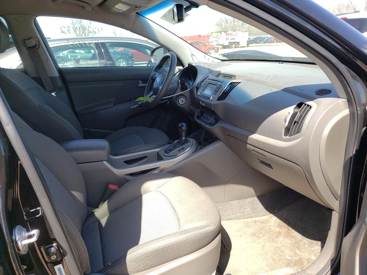 Photo 5 from auction – 2014 KIA SPORTAGE L with VIN KNDPBCAC7E7614271