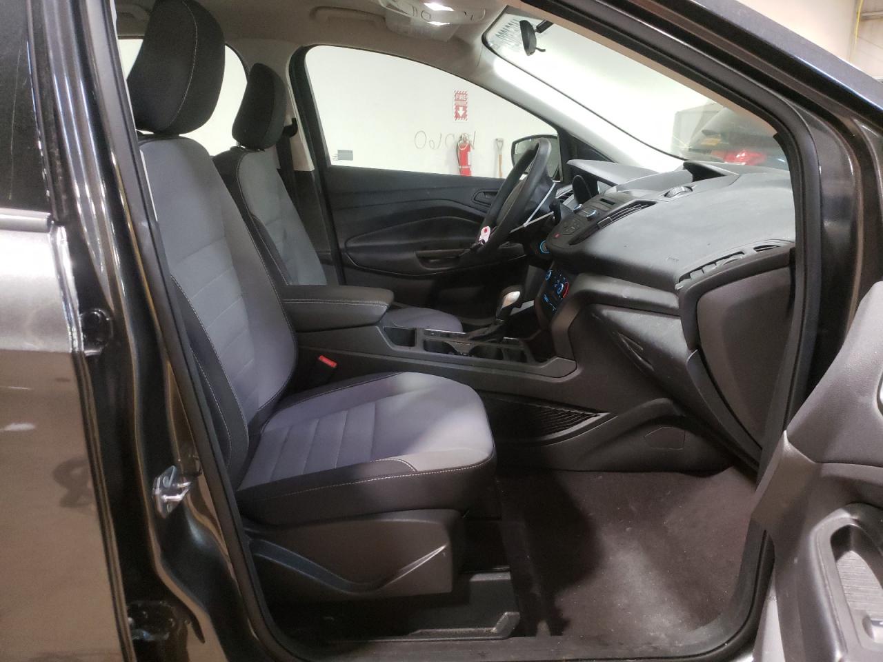 Photo 5 from auction – 2018 FORD ESCAPE S with VIN 1FMCU0F74JUB86167