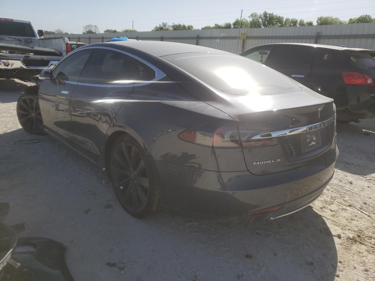 Photo 3 from auction – 2016 TESLA MODEL S with VIN 5YJSA1E27GF132464