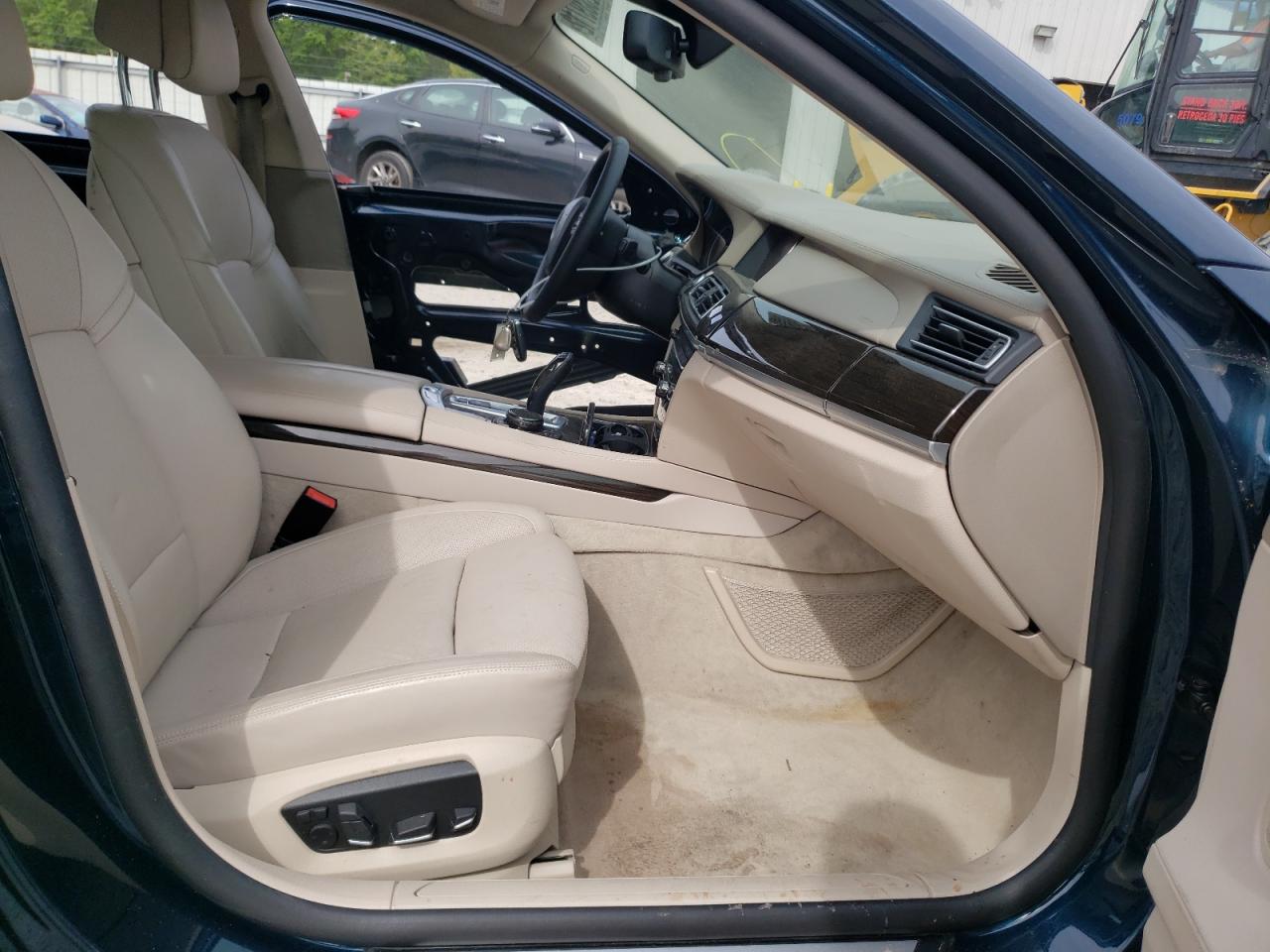 Photo 5 from auction – 2014 BMW 750 I with VIN WBAYA8C52ED825072