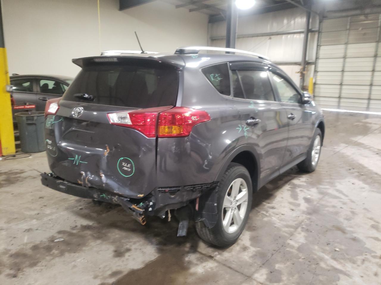 Photo 4 from auction – 2013 TOYOTA RAV4 XLE with VIN JTMRFREVXDD024674