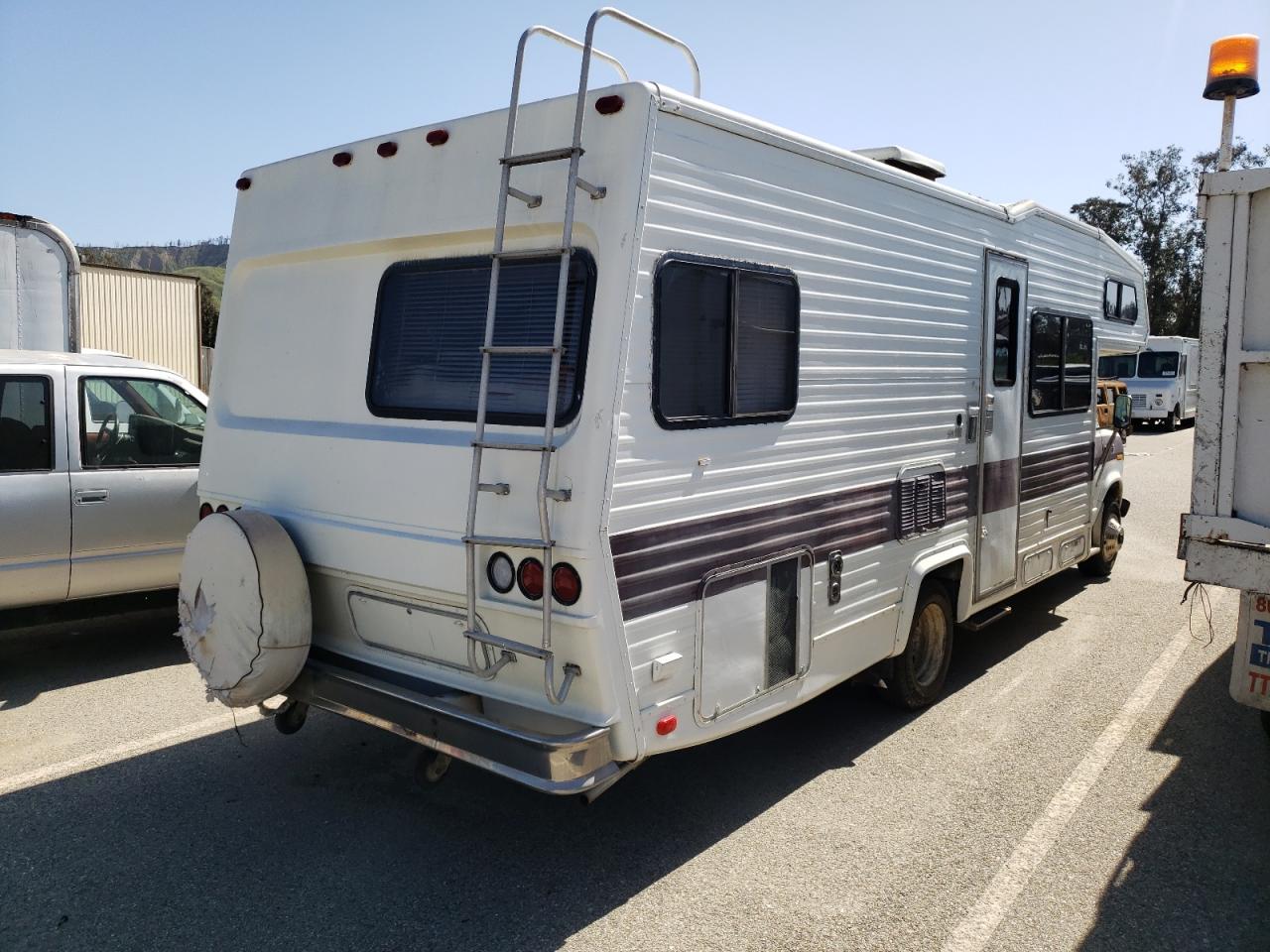 Photo 4 from auction – 1984 FORD ECONOLINE with VIN 1FDKE30L5EHA94015