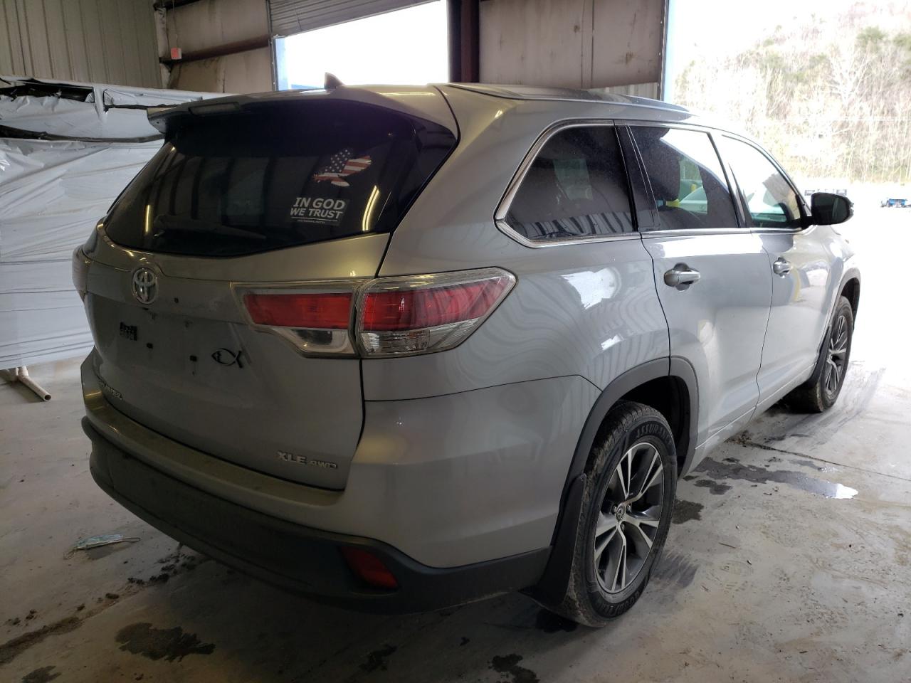 Photo 4 from auction – 2016 TOYOTA HIGHLANDER with VIN 5TDJKRFH7GS230917
