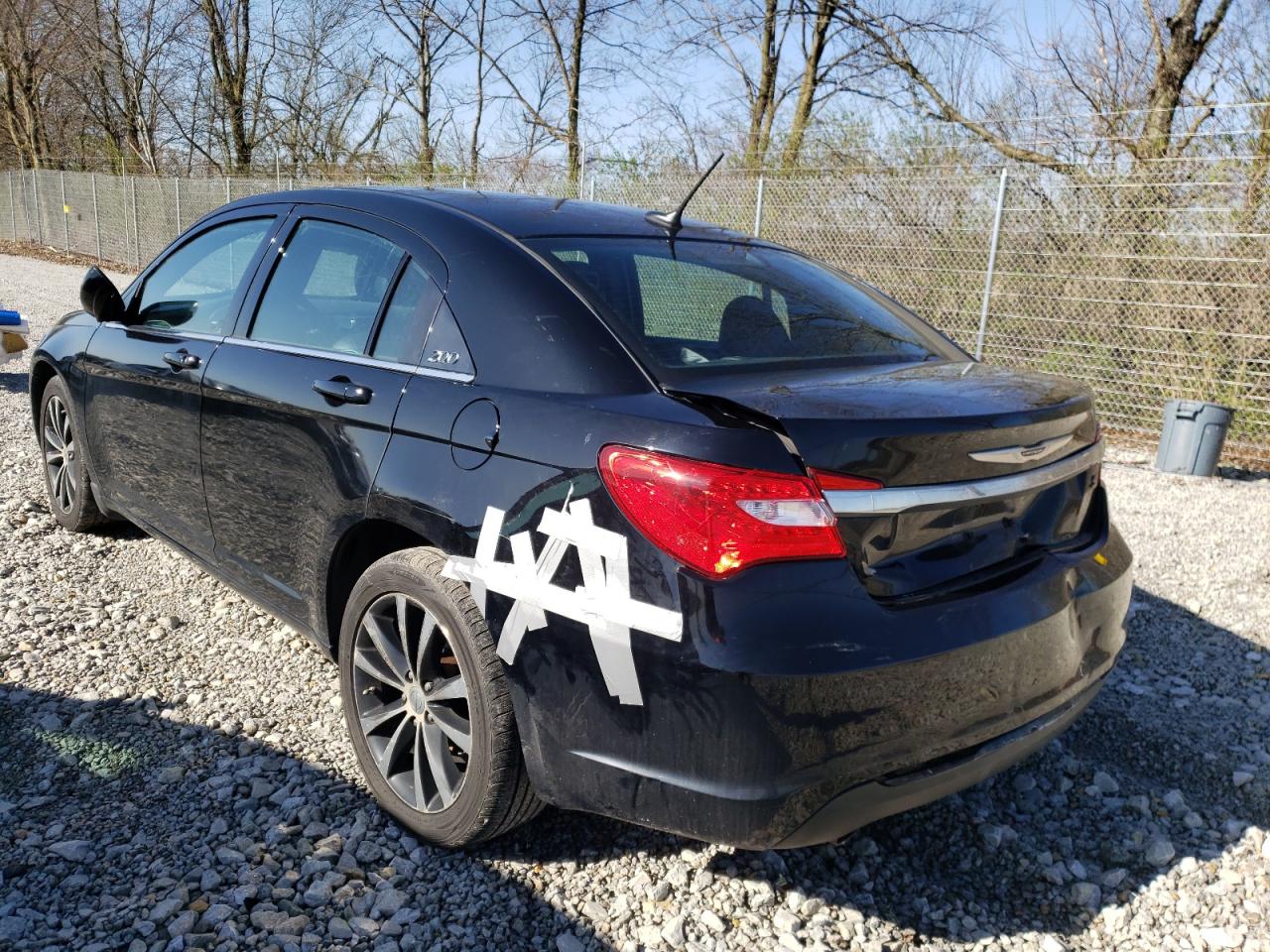 Photo 3 from auction – 2013 CHRYSLER 200 LIMITE with VIN 1C3CCBCGXDN747014