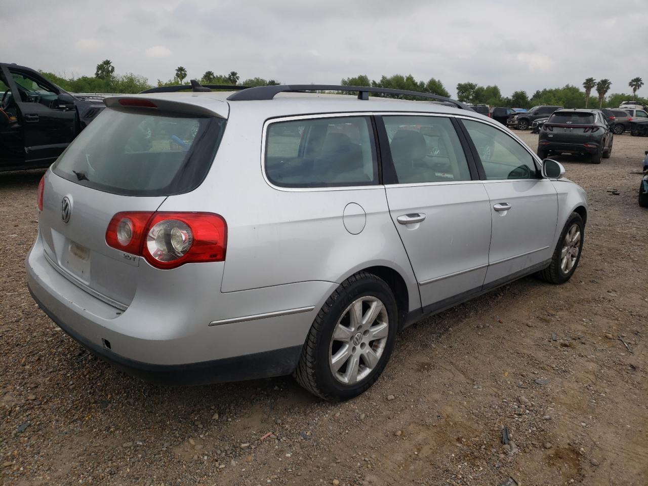 Photo 4 from auction – 2007 VOLKSWAGEN PASSAT with VIN WVWTK93CX7E082981