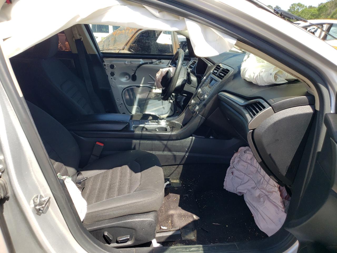 Photo 5 from auction – 2017 FORD FUSION SE with VIN 3FA6P0LU5HR374786