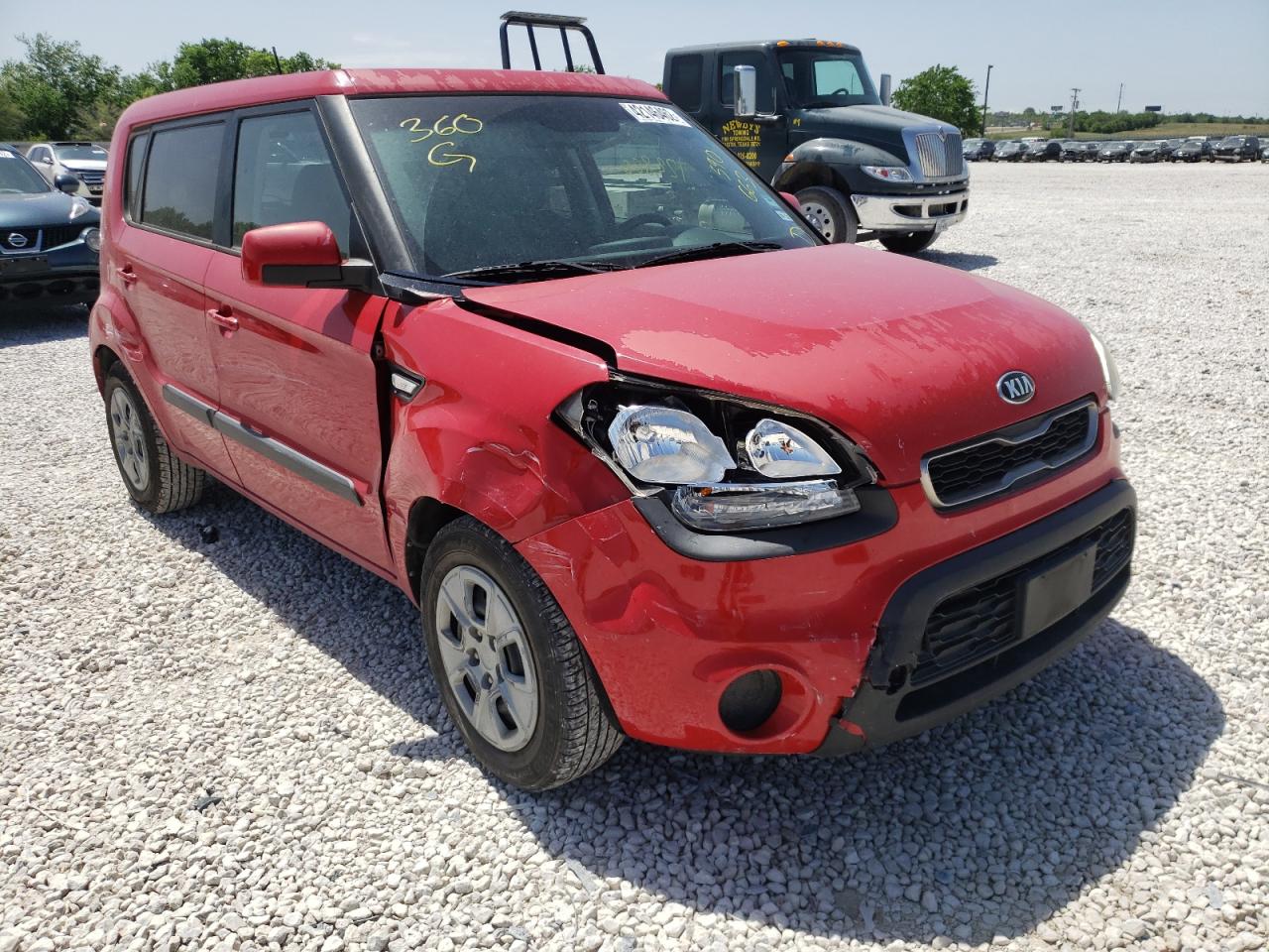 KIA SOUL 2013 with VIN KNDJT2A55D7590663 - Photo from auction