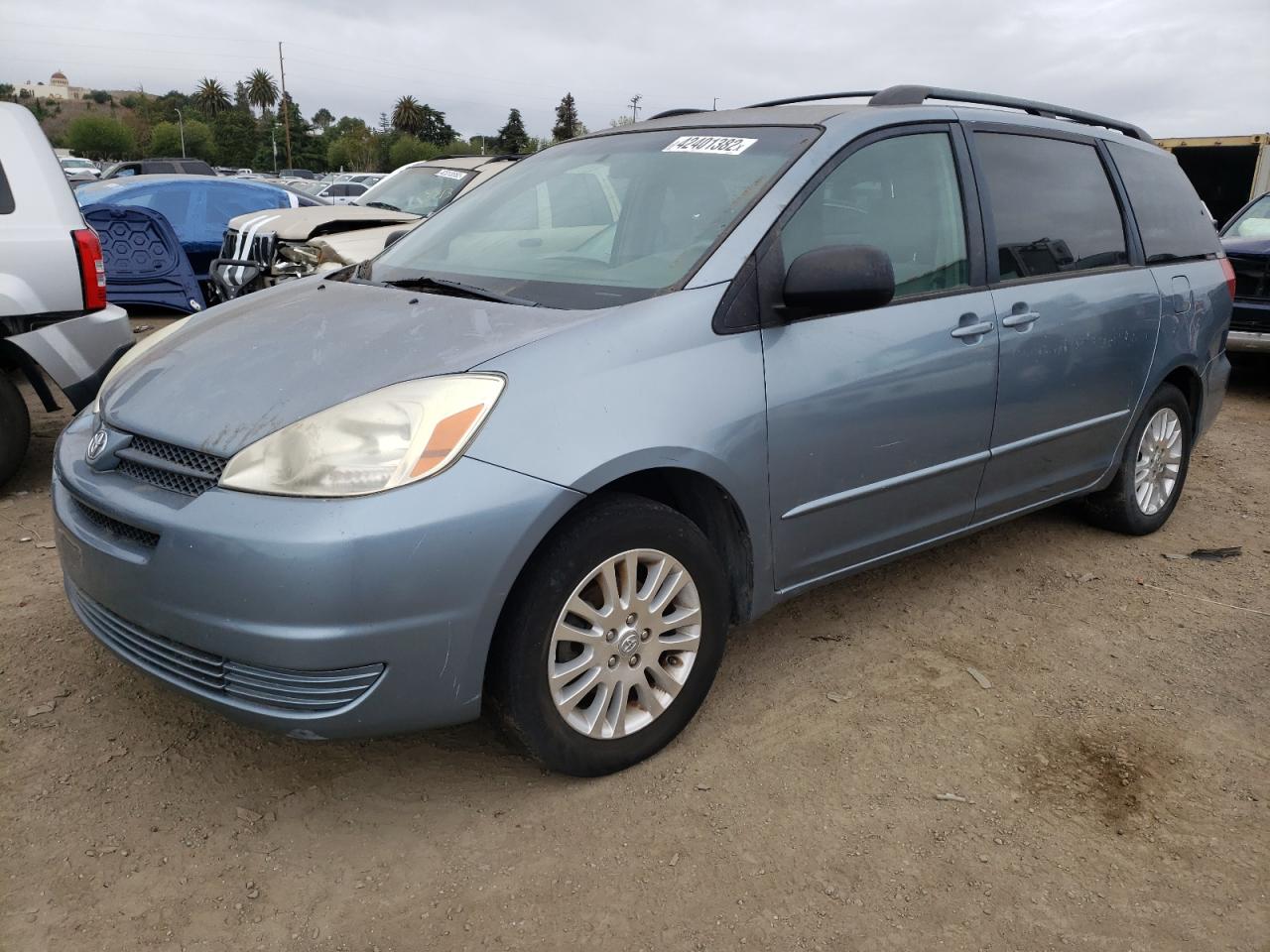Photo 2 from auction – 2004 TOYOTA SIENNA CE with VIN 5TDZA23C14S018757