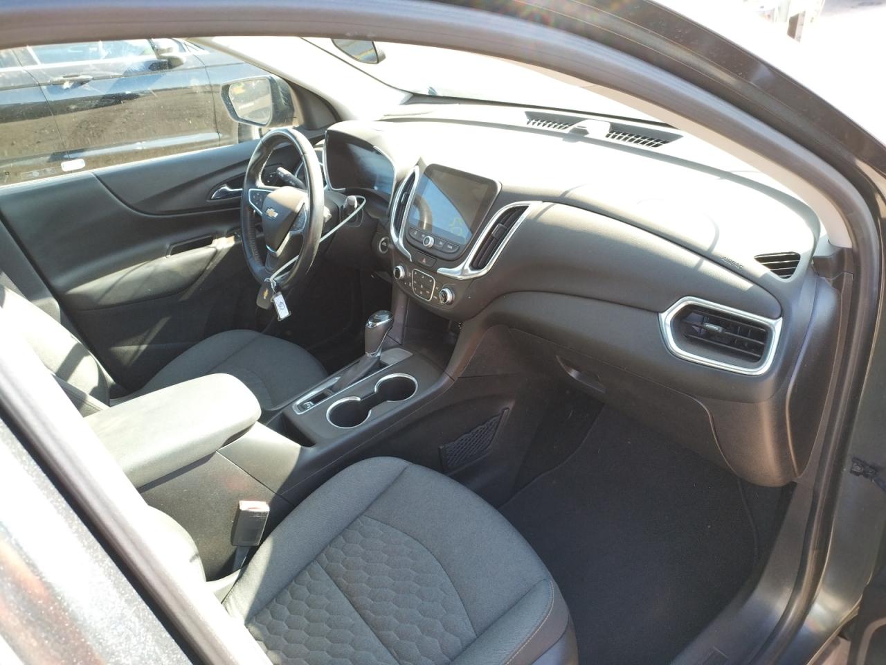 Photo 5 from auction – 2018 CHEVROLET EQUINOX LT with VIN 2GNAXJEV4J6314244