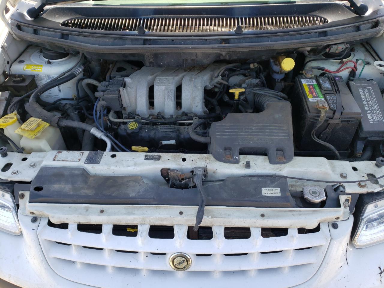 Photo 7 from auction – 2000 CHRYSLER GRAND VOYA with VIN 1C4GJ44G6YB757804