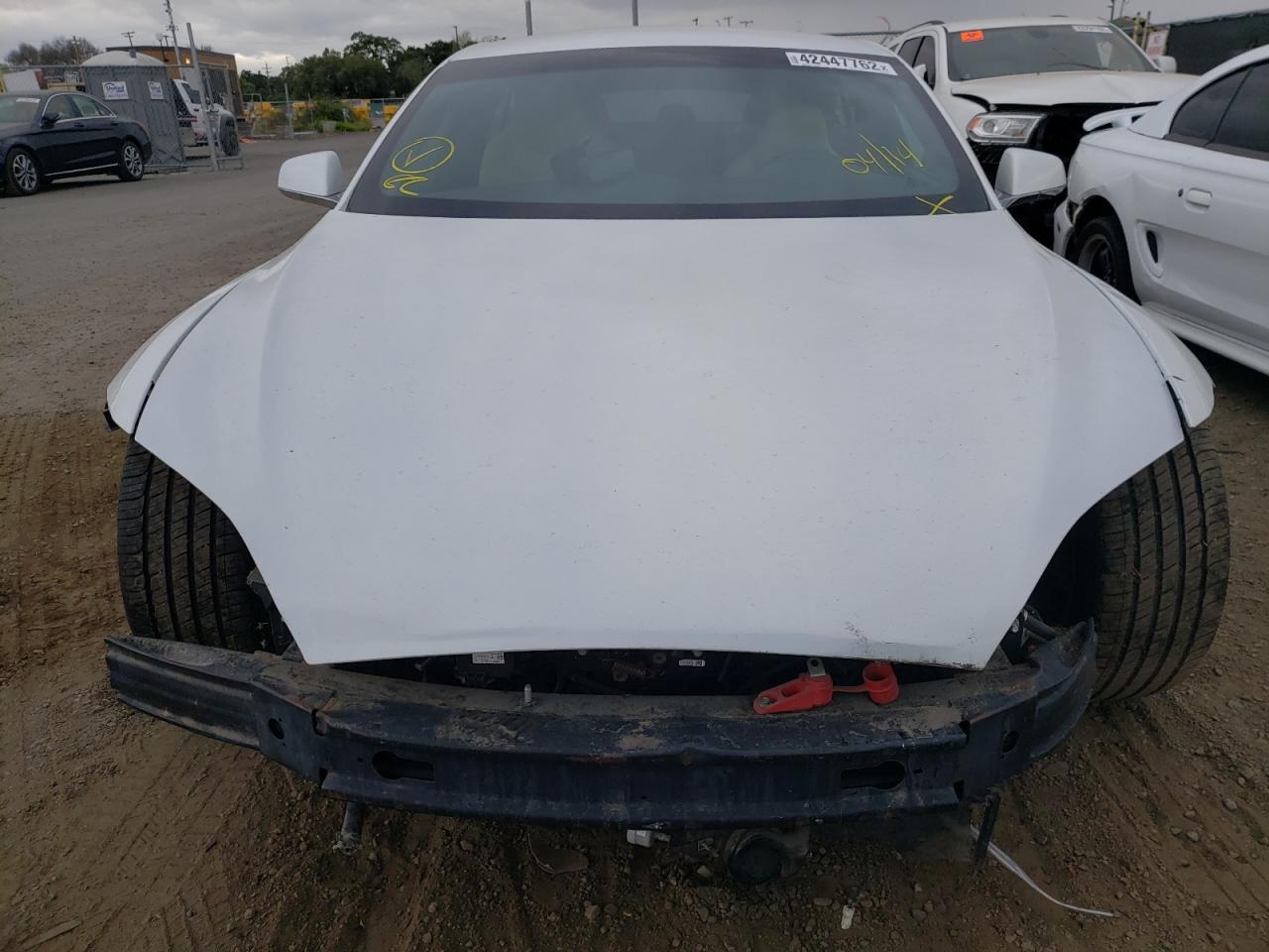 Photo 9 from auction – 2015 TESLA MODEL S 85 with VIN 5YJSA1H22FF080378