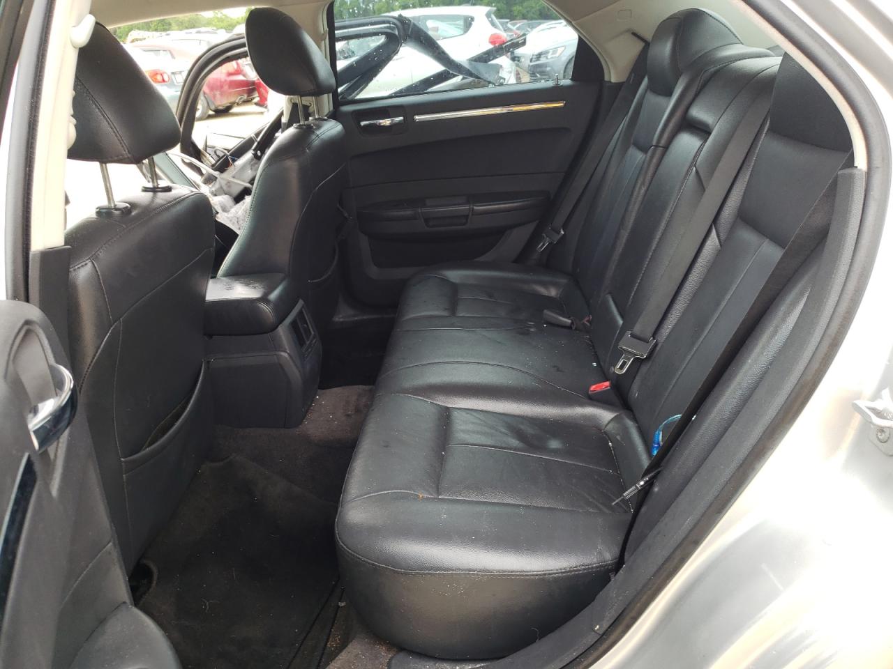 Photo 6 from auction – 2010 CHRYSLER 300 TOURIN with VIN 2C3CA5CV0AH253982