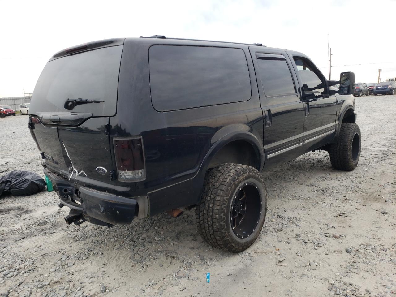 Photo 4 from auction – 2003 FORD EXCURSION with VIN 1FMNU43S33EA92139