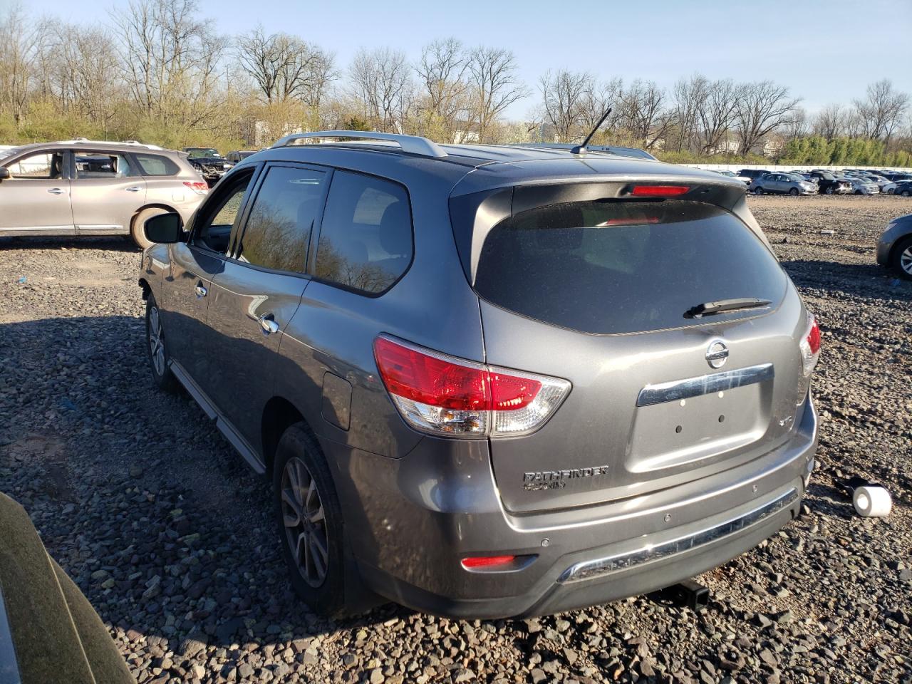 Photo 3 from auction – 2015 NISSAN PATHFINDER with VIN 5N1AR2MM4FC716826
