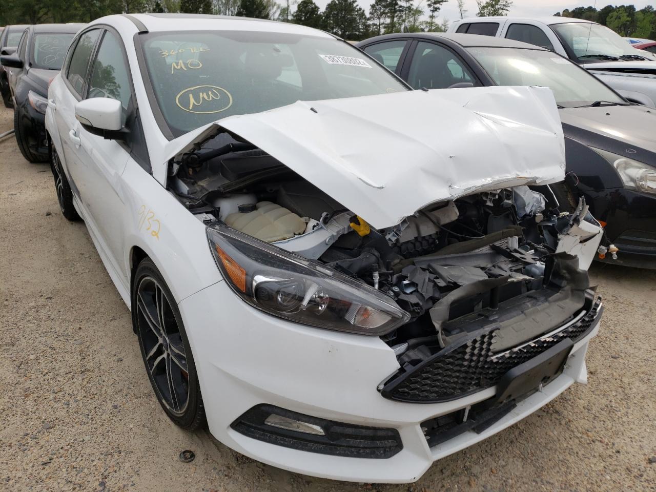 FORD FOCUS ST 2018 with VIN 1FADP3L95JL285325 - Photo from auction