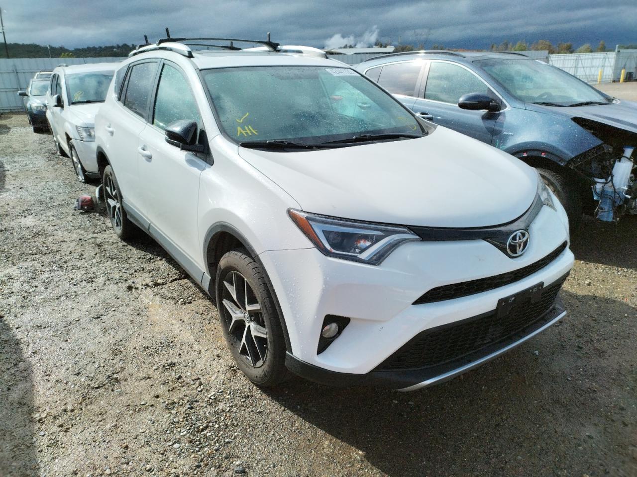 TOYOTA RAV4 SE 2016 with VIN 2T3JFREV3GW477653 - Photo from auction