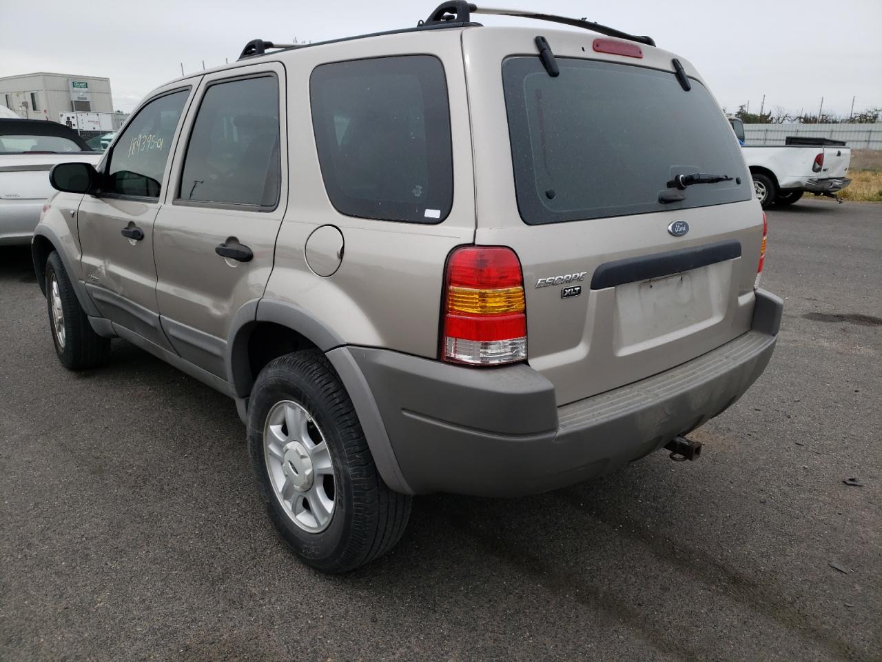 Photo 3 from auction – 2001 FORD ESCAPE XLT with VIN 1FMYU04141KA52579