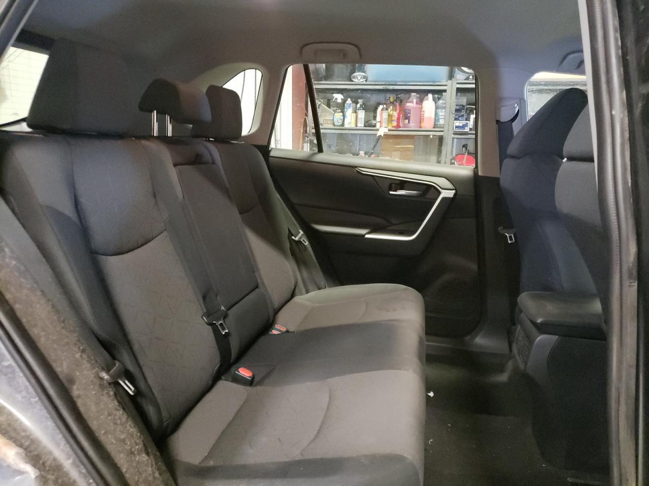 Photo 6 from auction – 2021 TOYOTA RAV4 XLE with VIN 2T3P1RFV3MW208409