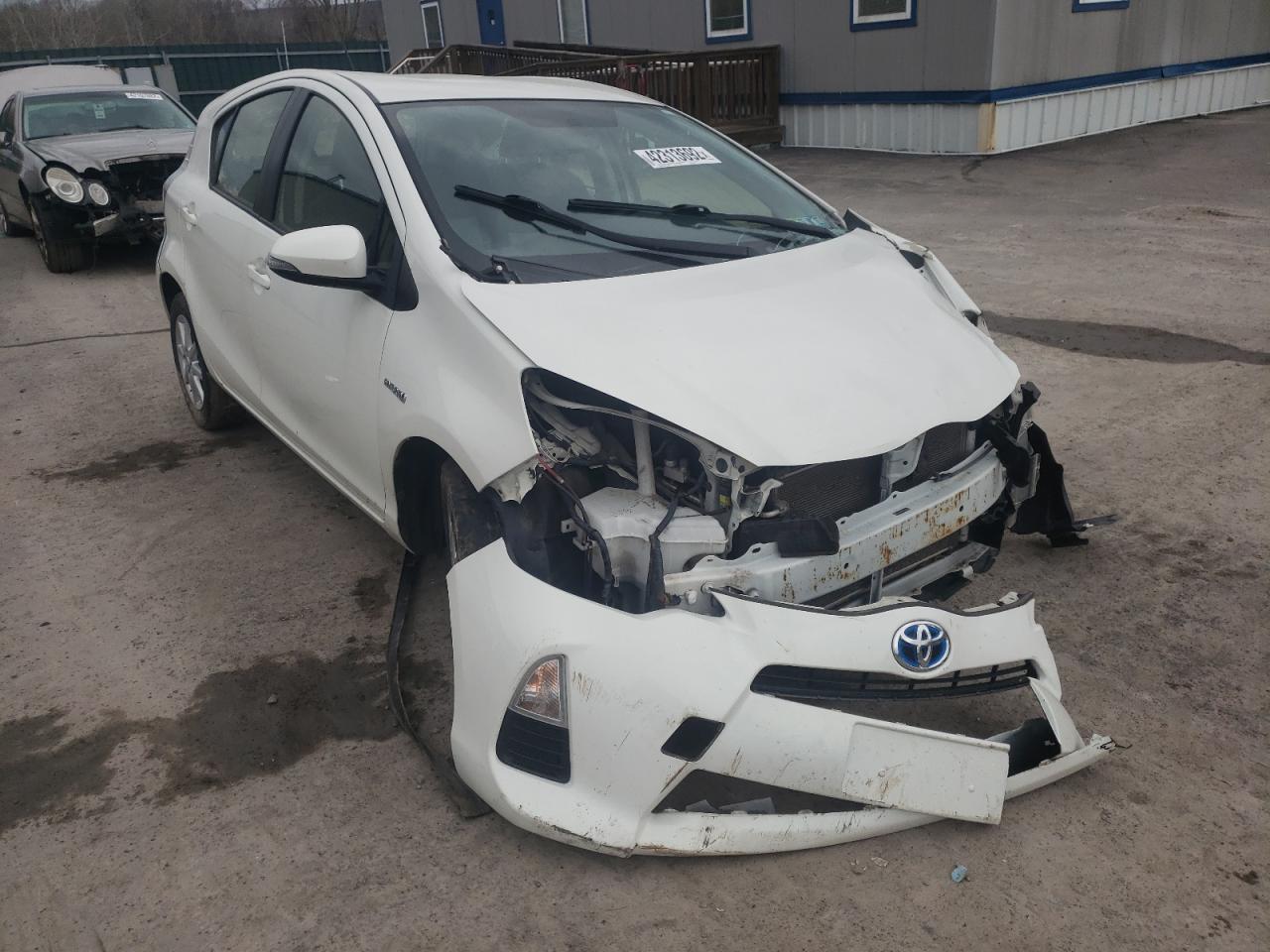 Photo 1 from auction – 2014 TOYOTA PRIUS C with VIN JTDKDTB34E1566797