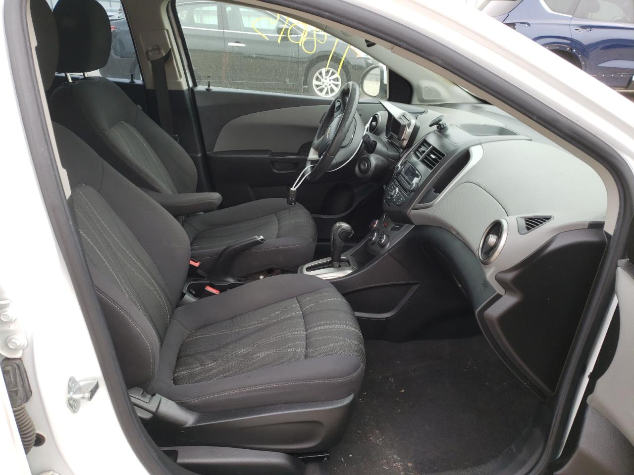 Photo 5 from auction – 2015 CHEVROLET SONIC LT with VIN 1G1JC6SH3F4191165