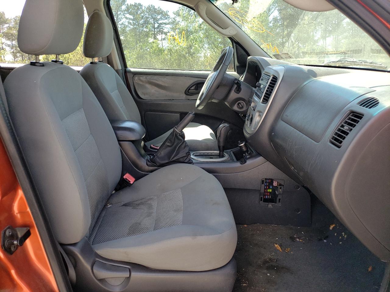 Photo 5 from auction – 2006 FORD ESCAPE XLT with VIN 1FMYU93136KA17593