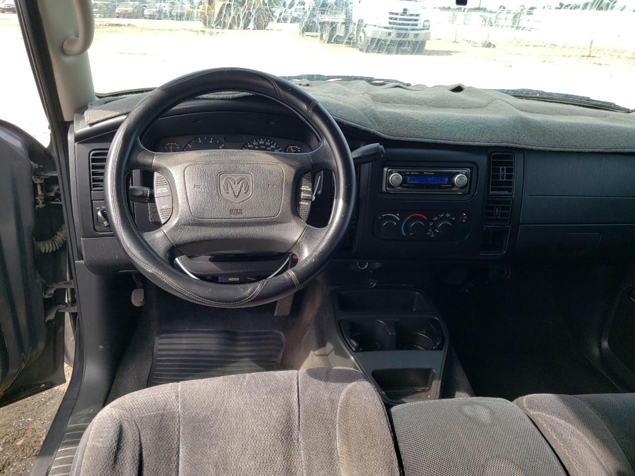 Photo 9 from auction – 2004 DODGE DAKOTA QUA with VIN 1D7HL38K34S742474