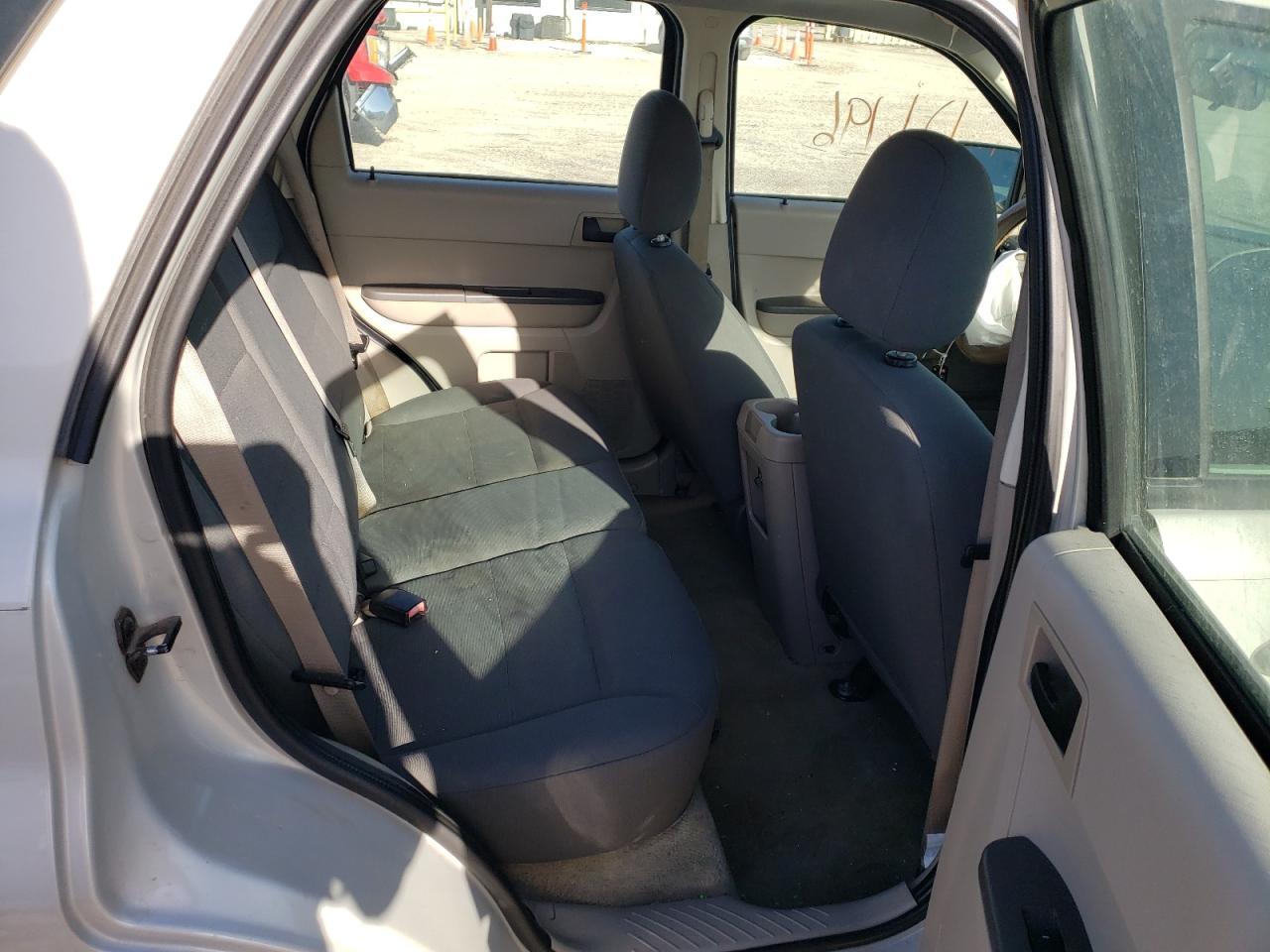 Photo 6 from auction – 2008 FORD ESCAPE XLS with VIN 1FMCU02Z08KA06289