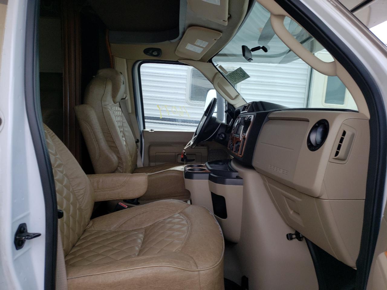 Photo 5 from auction – 2017 FORD ECONOLINE with VIN 1FDXE4FS6GDC39129
