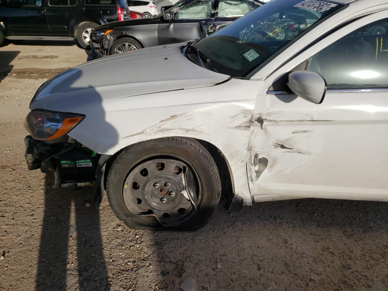Photo 9 from auction – 2013 CHRYSLER 200 LX with VIN 1C3CCBAB3DN650275