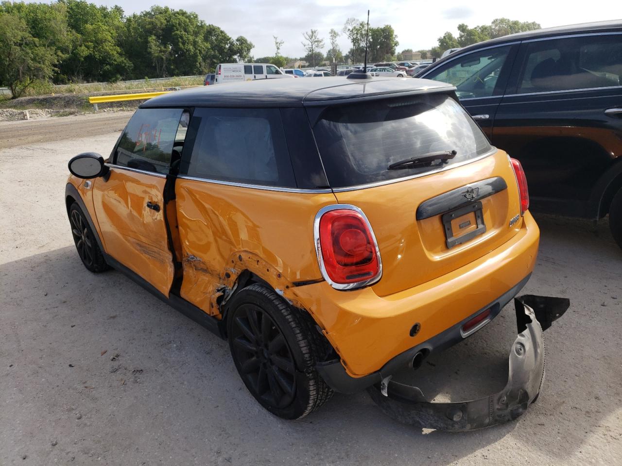Photo 3 from auction – 2016 MINI COOPER with VIN WMWXP5C55G3B15412