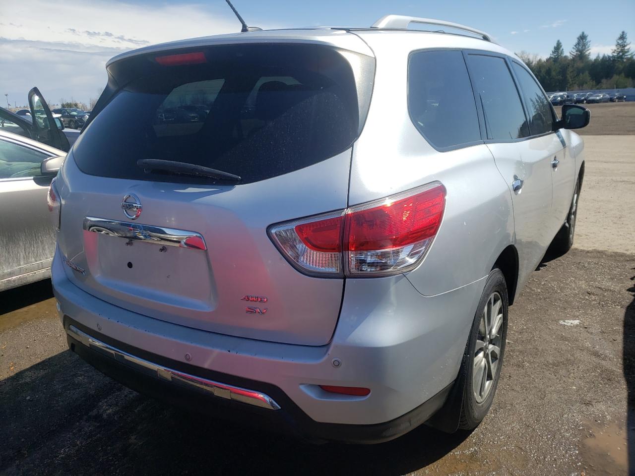 Photo 4 from auction – 2014 NISSAN PATHFINDER with VIN 5N1AR2MM4EC600685