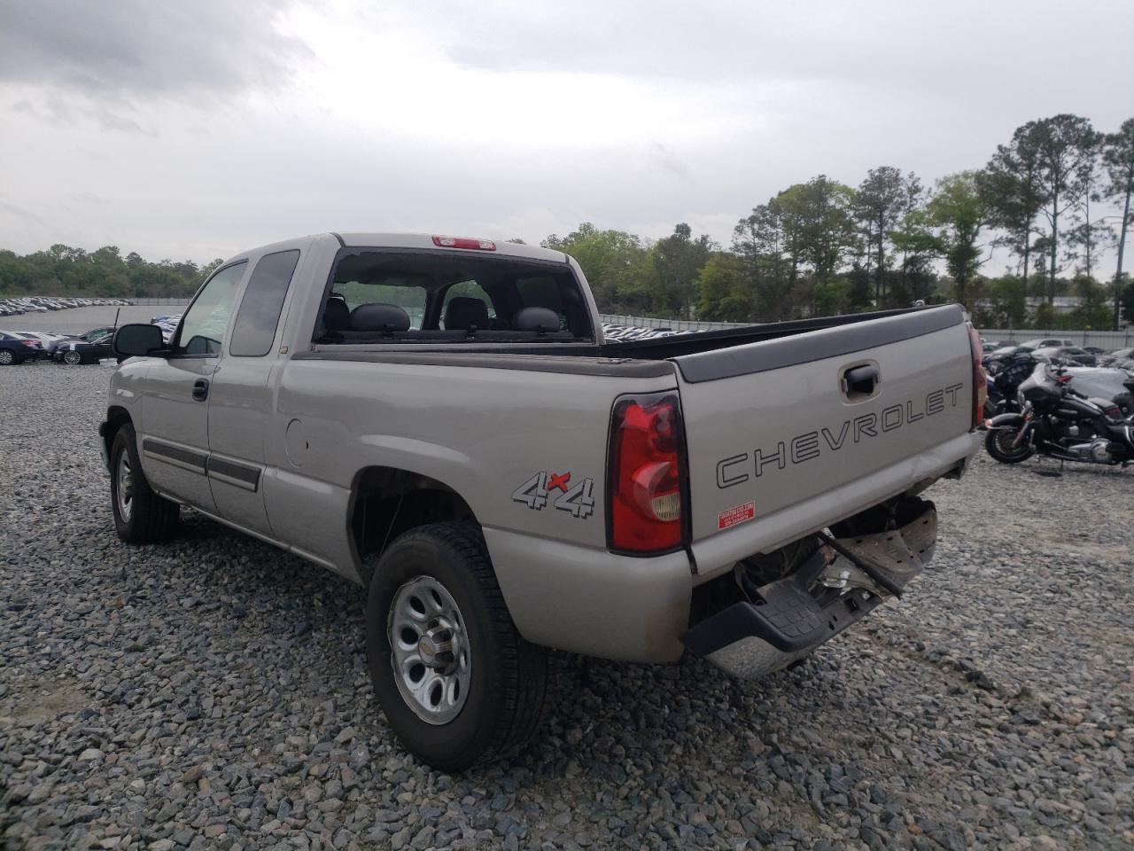 Photo 3 from auction – 2005 CHEVROLET SILVERADO with VIN 1GCEK19V95Z239652