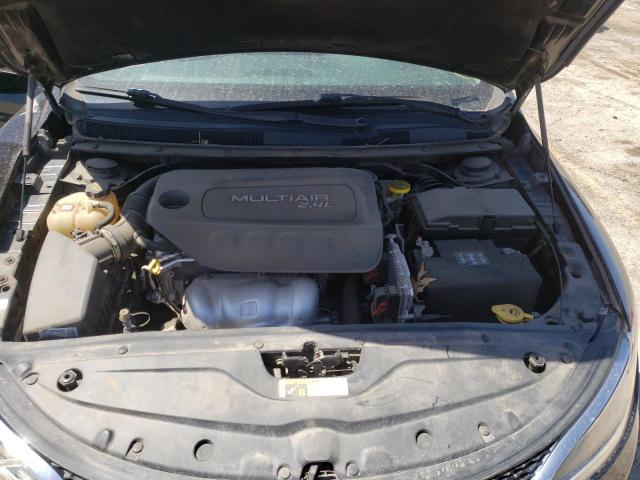 Photo 7 from auction – 2015 CHRYSLER 200 LIMITE with VIN 1C3CCCAB5FN713031