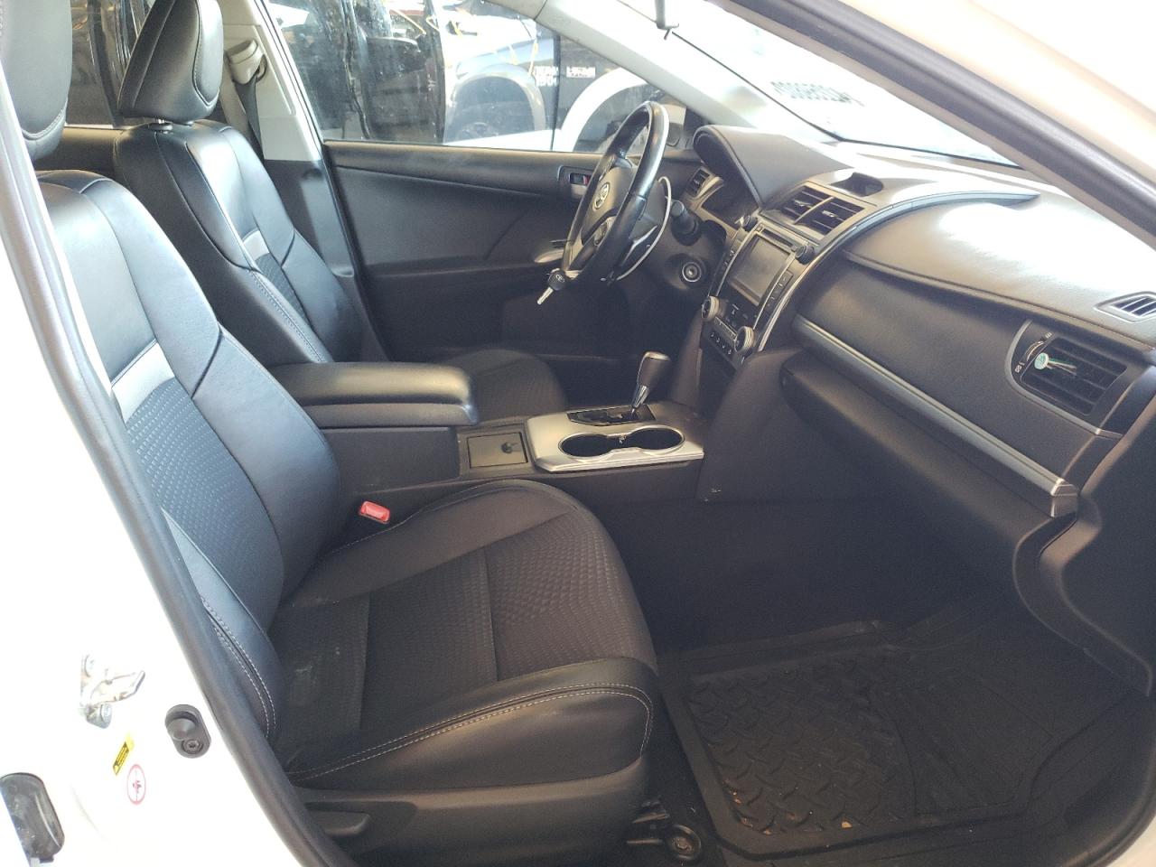 Photo 5 from auction – 2014 TOYOTA CAMRY L with VIN 4T1BF1FK6EU327004