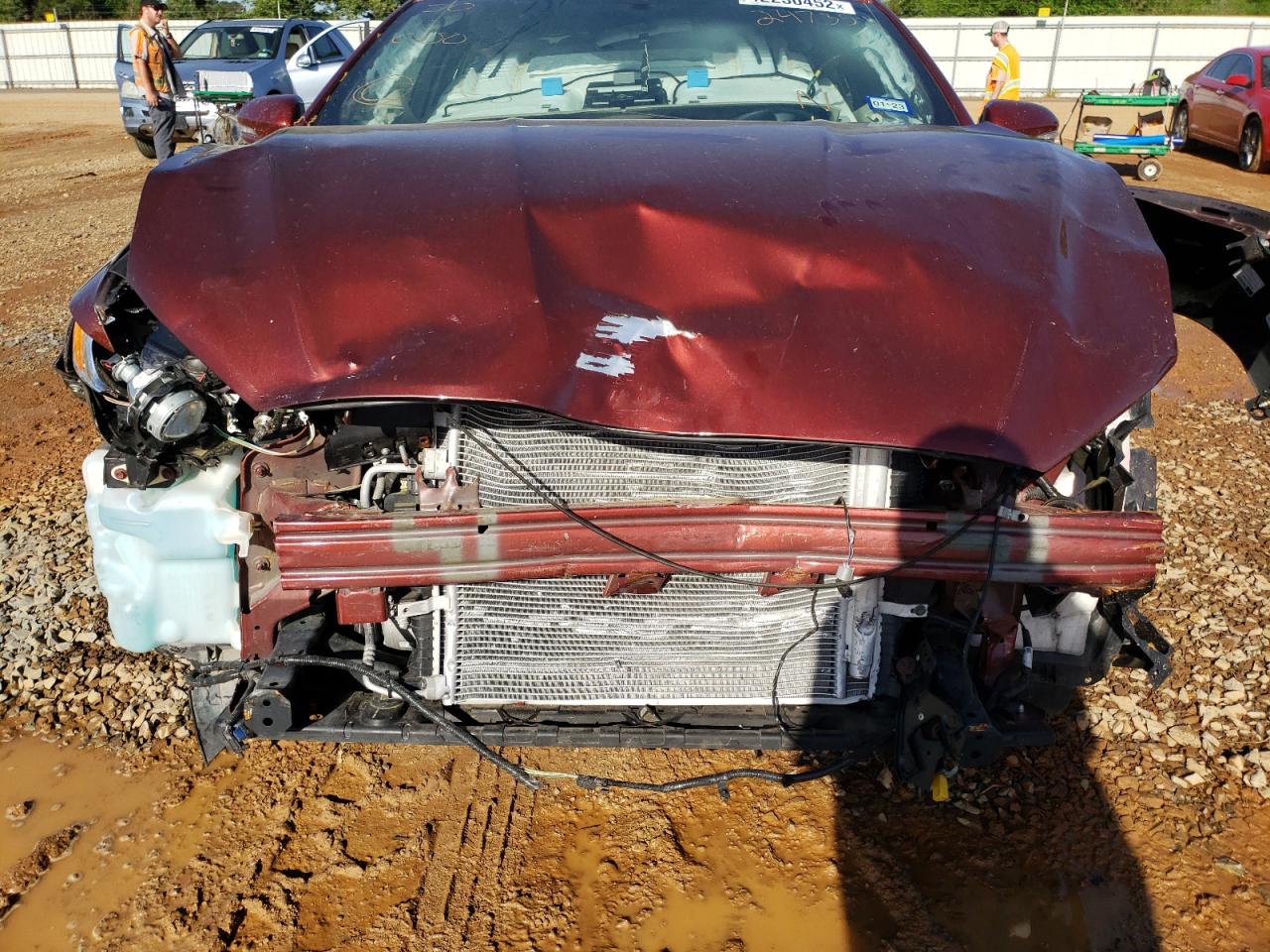 Photo 9 from auction – 2014 FORD FUSION SE with VIN 3FA6P0H76ER247351