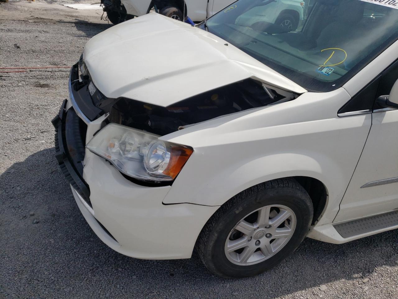 Photo 9 from auction – 2013 CHRYSLER TOWN & COU with VIN 2C4RC1BG3DR518663