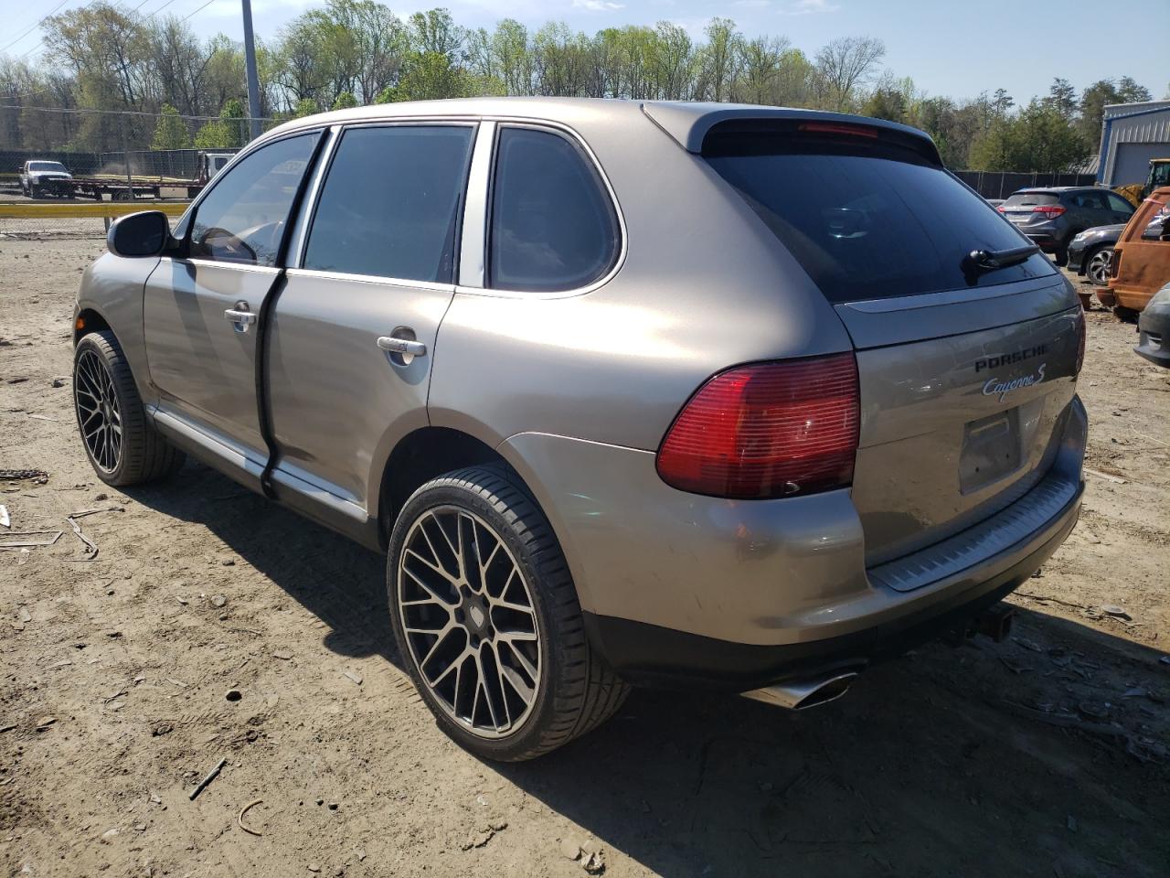 Photo 3 from auction – 2004 PORSCHE CAYENNE S with VIN WP1AB29P64LA67070