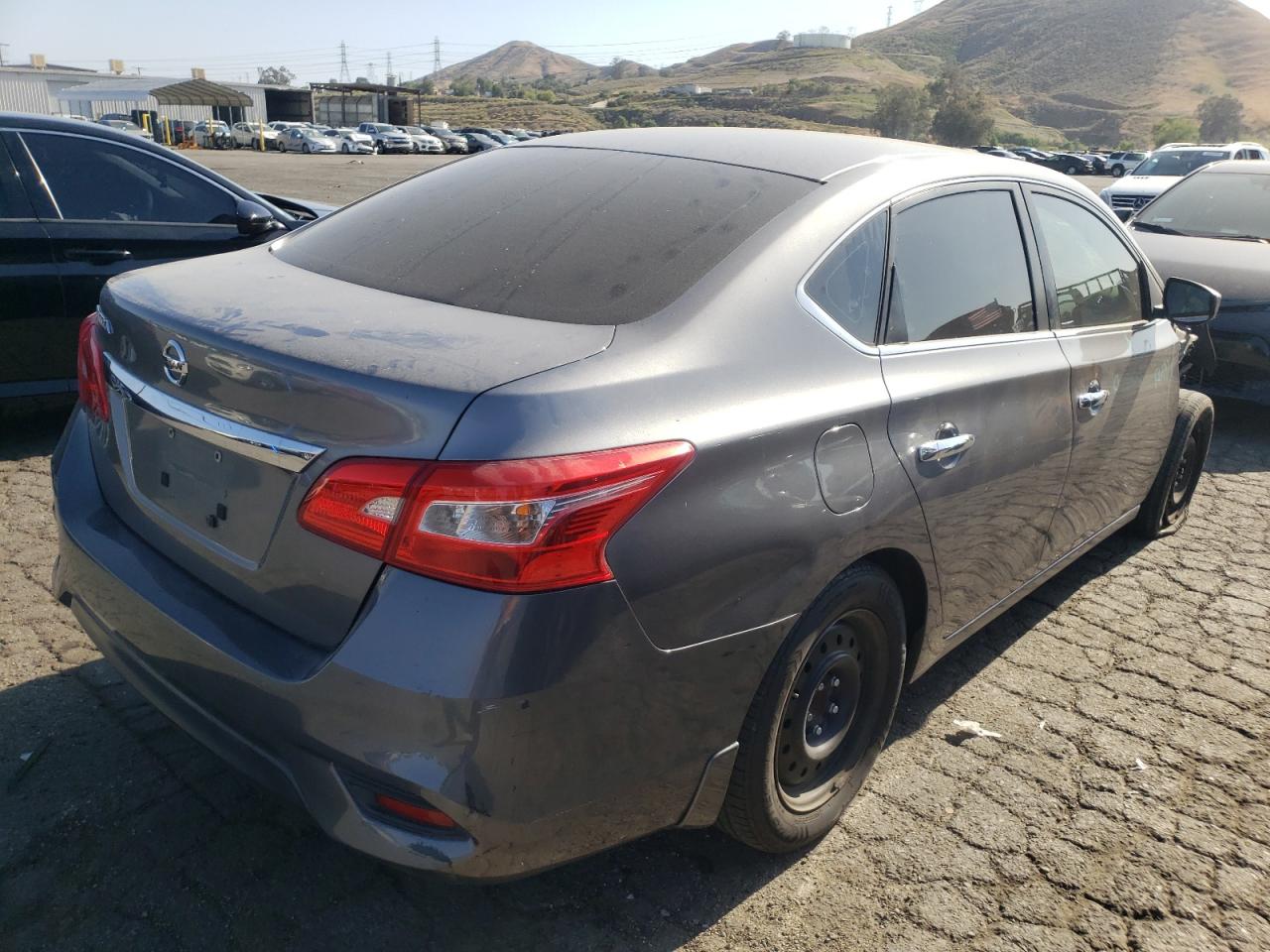 Photo 4 from auction – 2017 NISSAN SENTRA S with VIN 3N1AB7AP1HY334304
