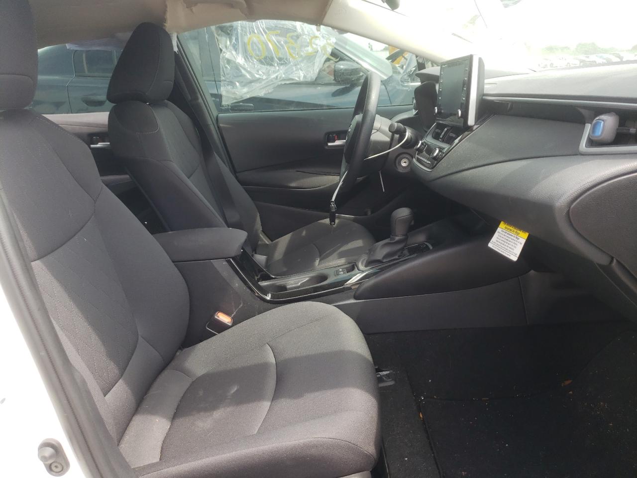 Photo 5 from auction – 2020 TOYOTA COROLLA LE with VIN 5YFEPRAE2LP067354