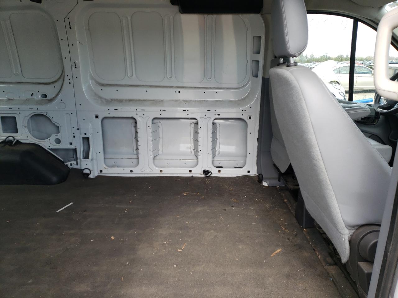 Photo 6 from auction – 2015 FORD TRANSIT T- with VIN 1FTNE1YM2FKB18214