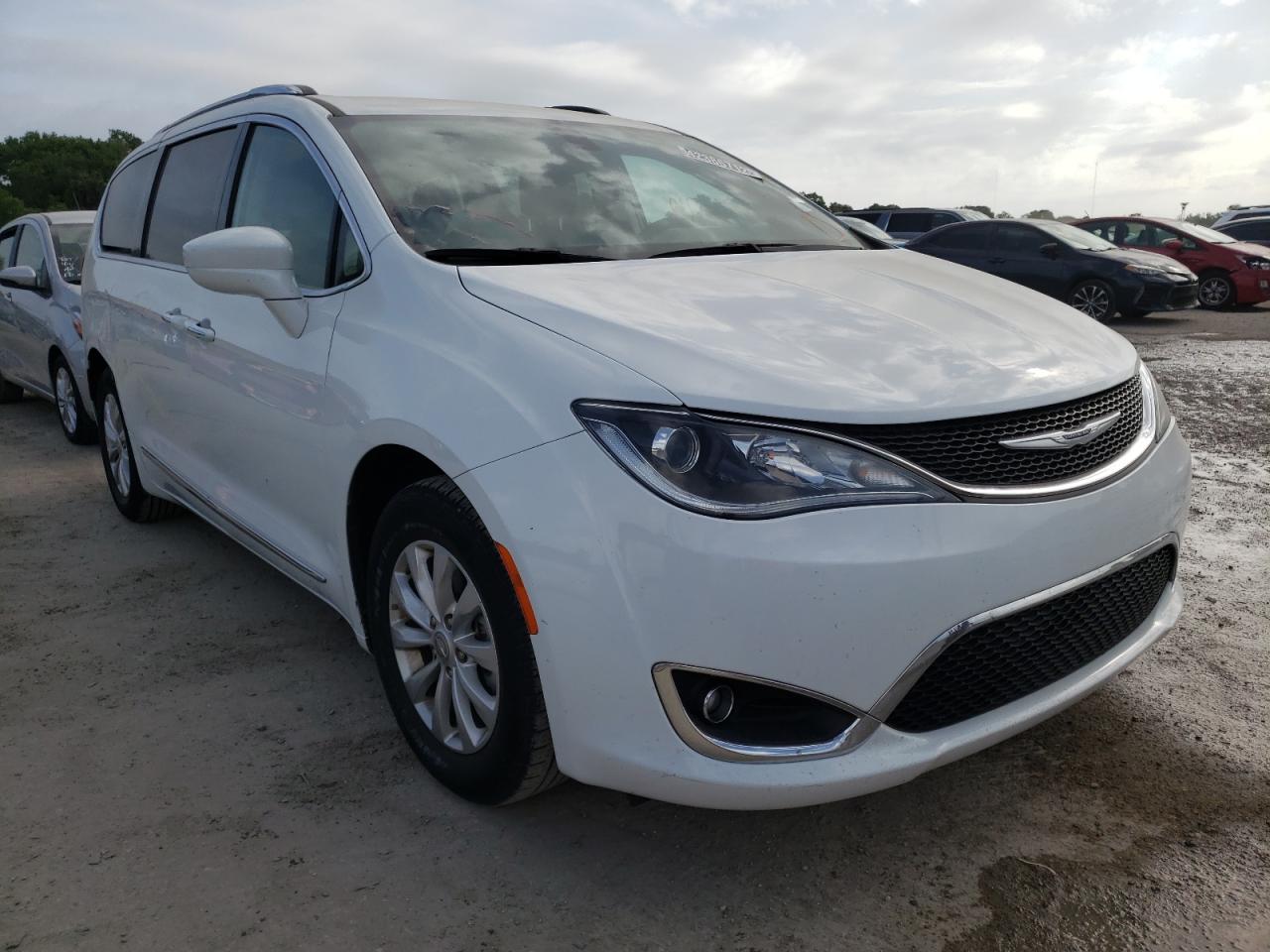 CHRYSLER PACIFICA T 2019 with VIN 2C4RC1BG9KR625200 - Photo from auction