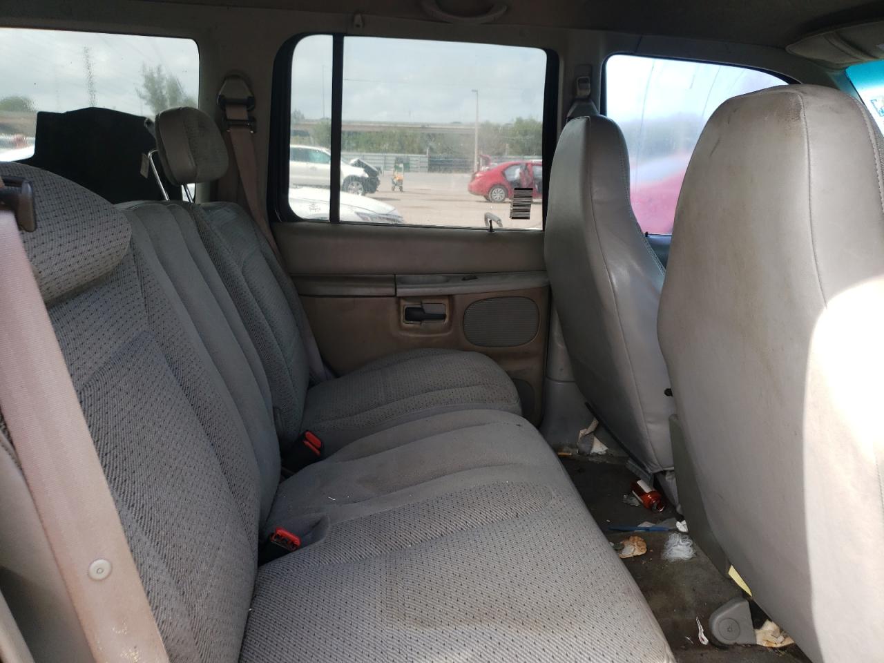Photo 6 from auction – 1999 FORD EXPLORER with VIN 1FMZU32X1XUB50947