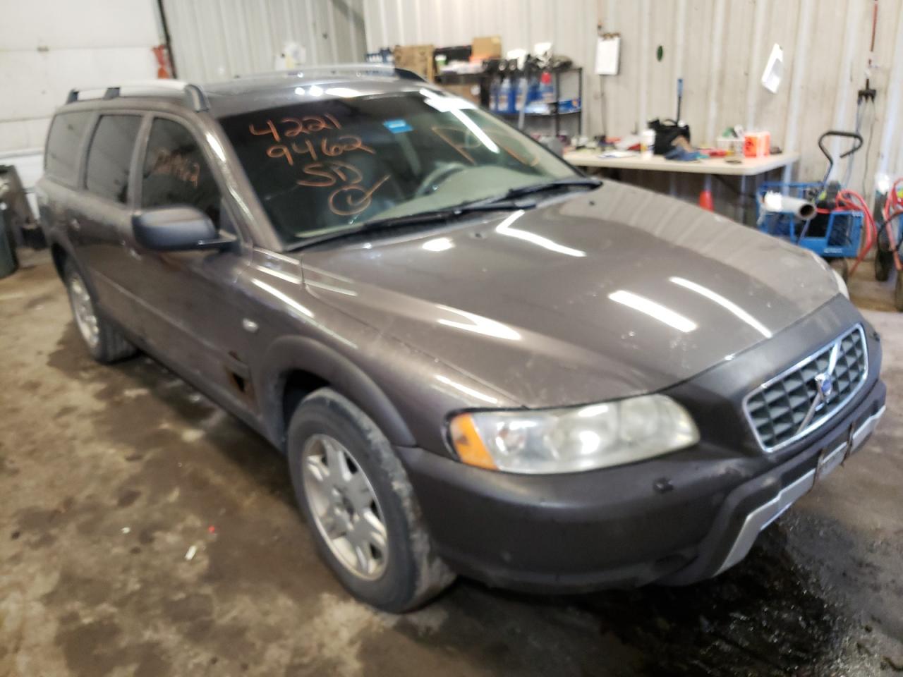 VOLVO XC70 2005 with VIN YV1SZ592051184772 - Photo from auction