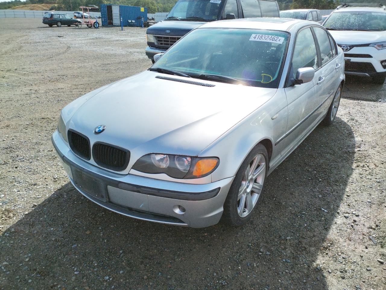 Photo 2 from auction – 2002 BMW 325 I with VIN WBAEV33482KL76411