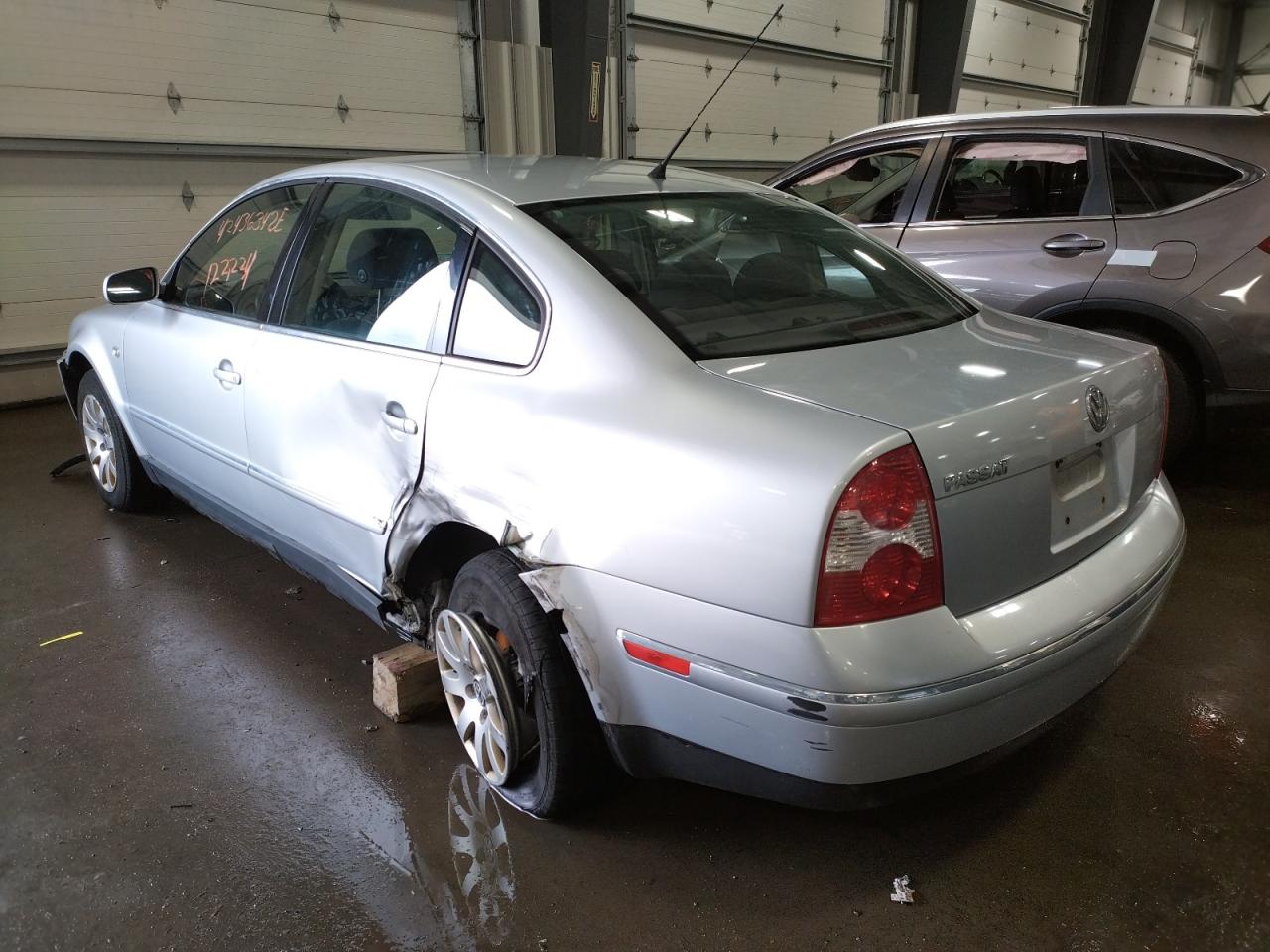 Photo 3 from auction – 2002 VOLKSWAGEN PASSAT GLS with VIN WVWPD63BX2P354430