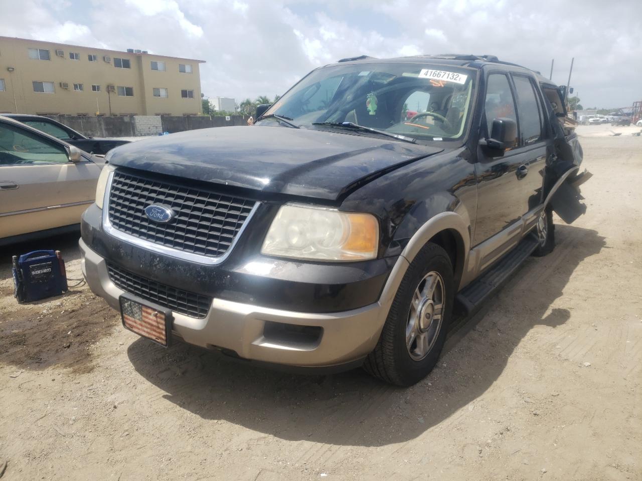 Photo 2 from auction – 2003 FORD EXPEDITION with VIN 1FMFU17L73LB55373
