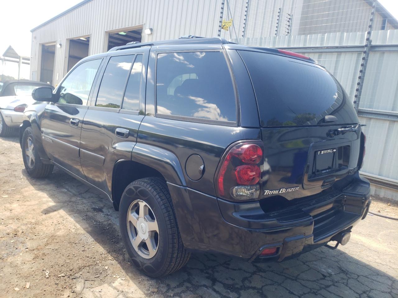 Photo 3 from auction – 2004 CHEVROLET TRAILBLAZE with VIN 1GNDT13S842148247